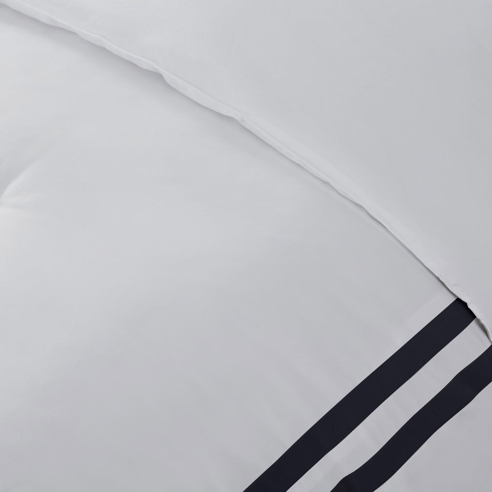 Hotel Border 4-Piece Comforter Set