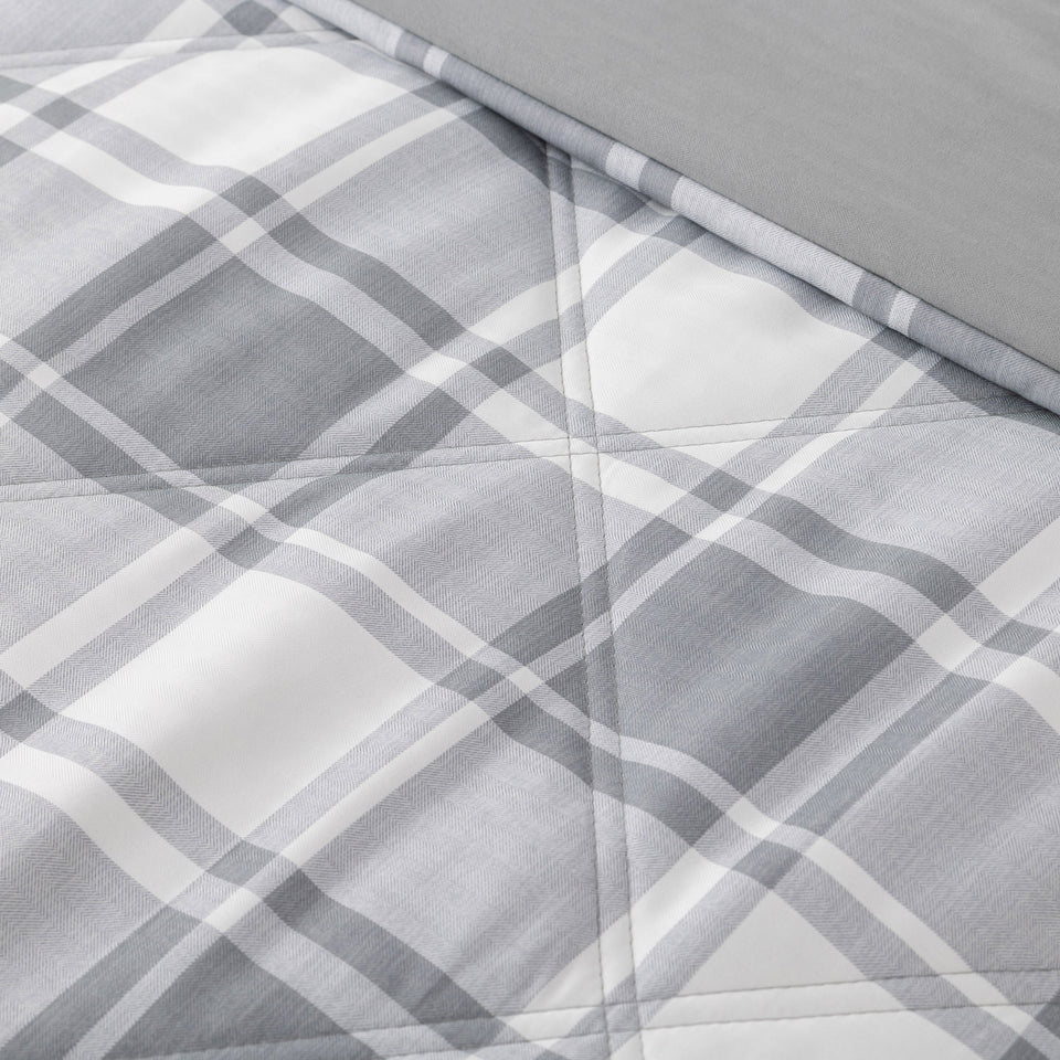 Herringbone Microfiber down Alternative Blanket